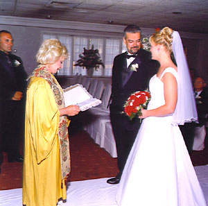 Ceremony_3.jpg (25948 bytes)